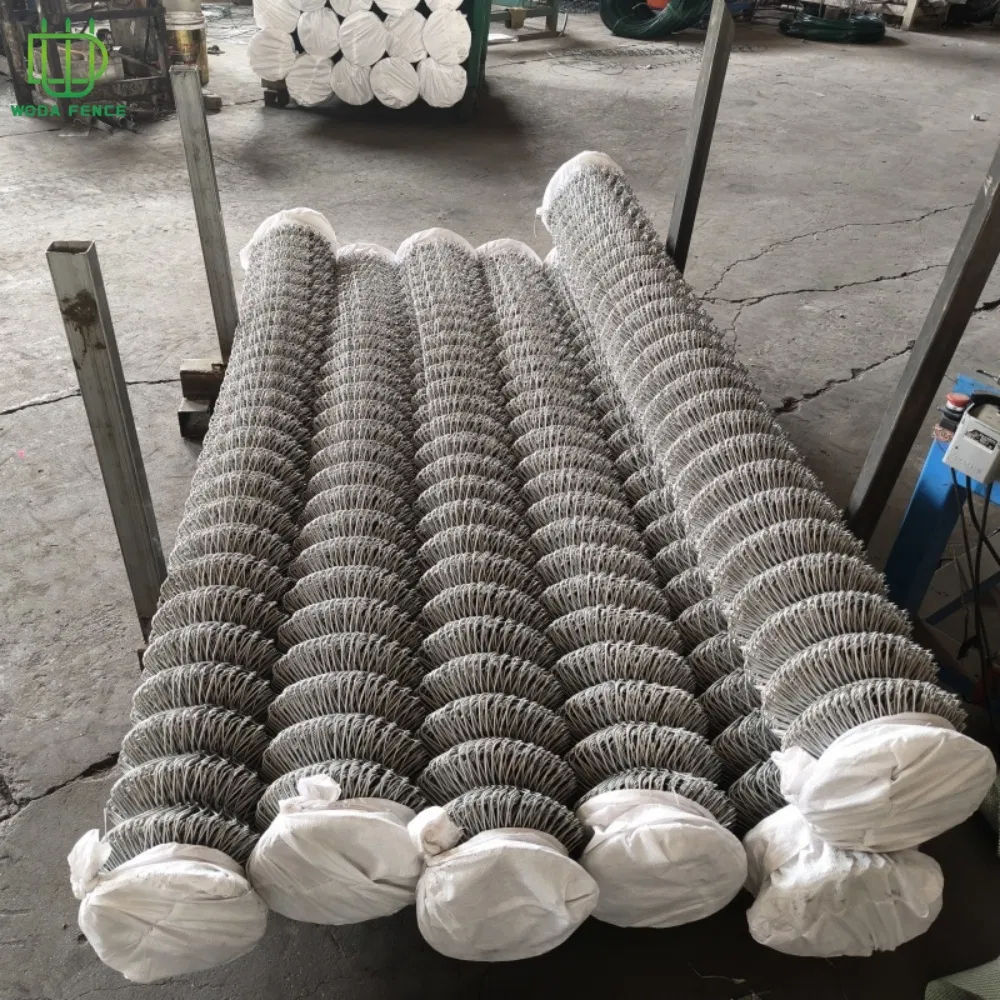 Hot Dipped Galvanized Steel Garden Safety Diamond PVC Coated Black Wire Mesh Fence Used Chain Link Roll Cyclone Wire Mesh Security Fencing for Farm Stadium