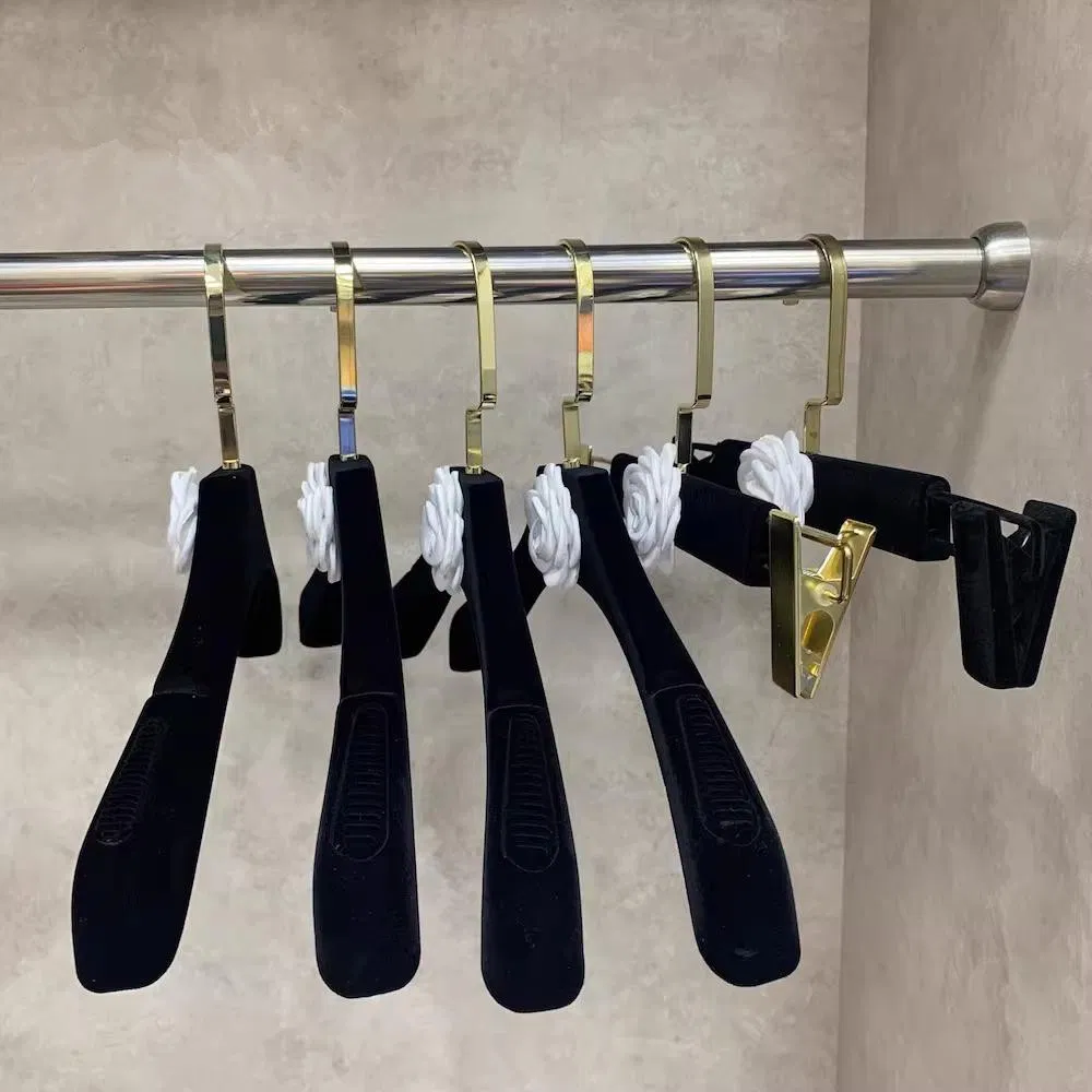 Вешалка для одежды Velvet Flocking с логотипом