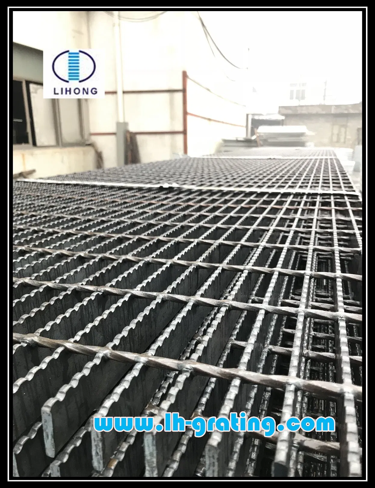 Industrial Professional Serrated or Plain Flat Steel Grating for Walkside