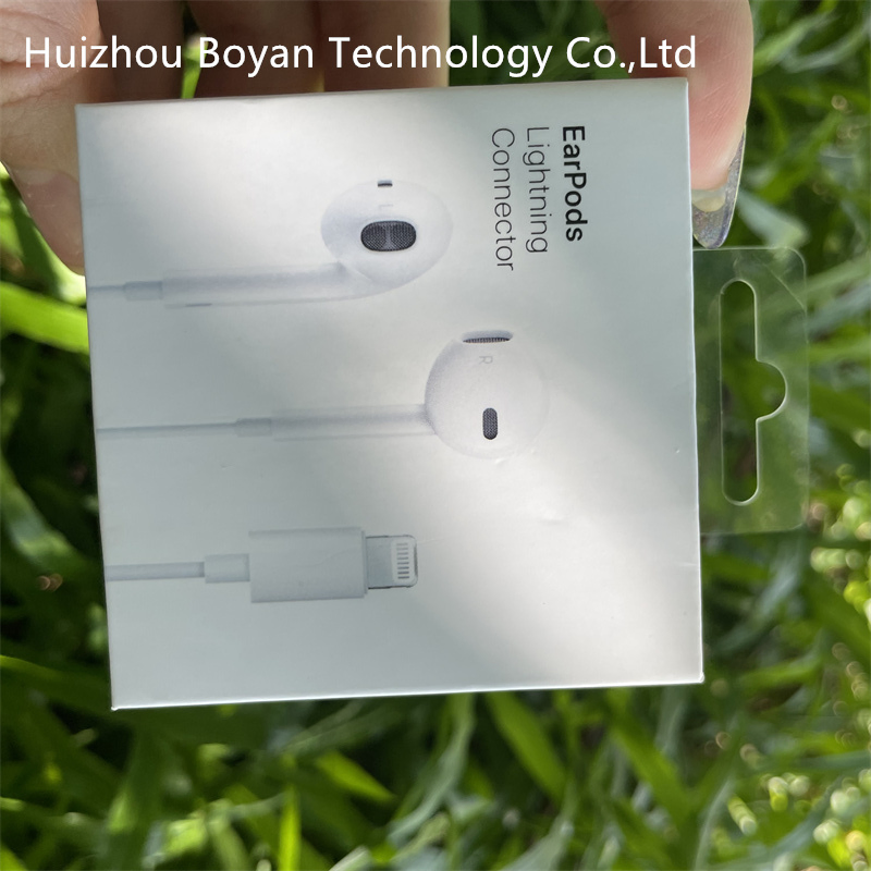 Наушники Earpods с USB-C, проводные, белые