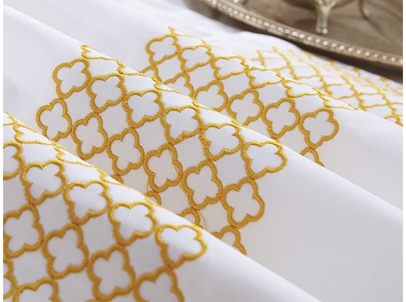 High Quality Home Textile Wholesale OEM/ODM 5 Star Hotel Luxury Bedding Set Colored Embroidery 100%Cotton Bed Sheet White Hotel Bed Linen Microfiber Bedding