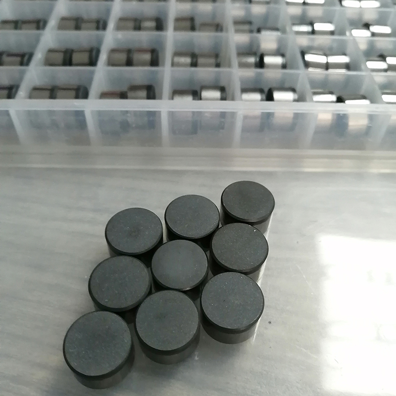 PDC-резцы алмазные для бурения и резки