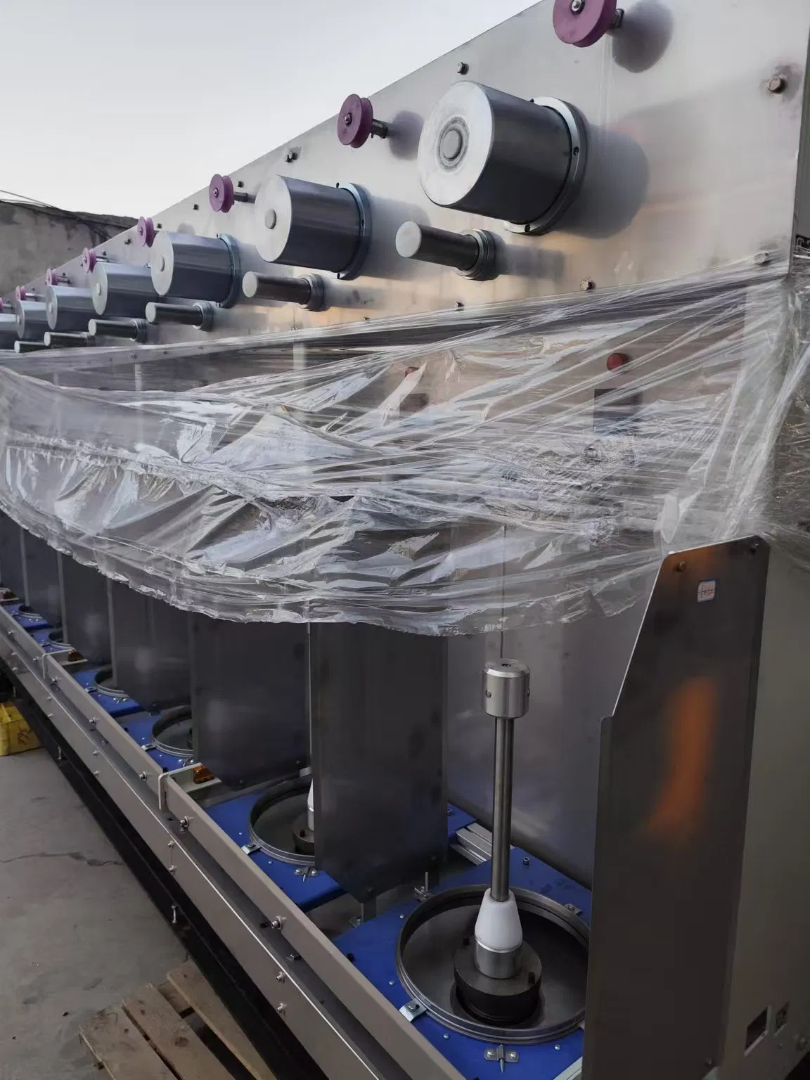 Lush Green Premium Artificial Turf for Stunning Wall Decor