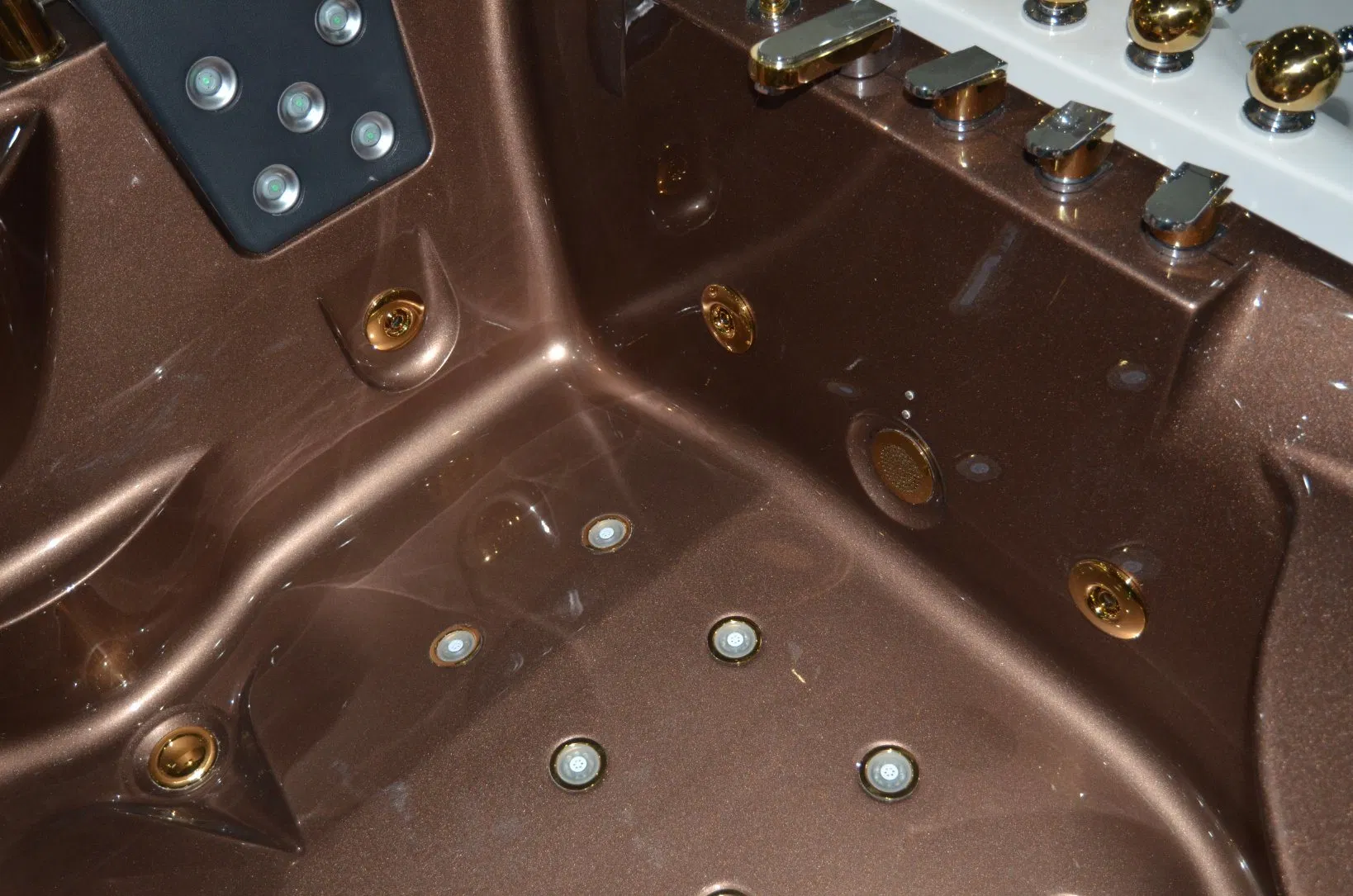 Угловая акриловая ванна на 2 персоны с гидромассажем