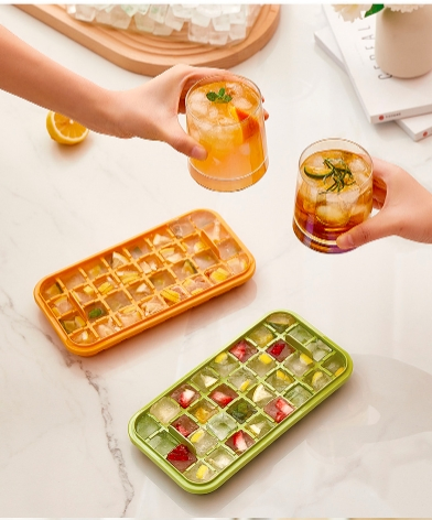 Форма для льда с крышкой Press Ice Cube Tray