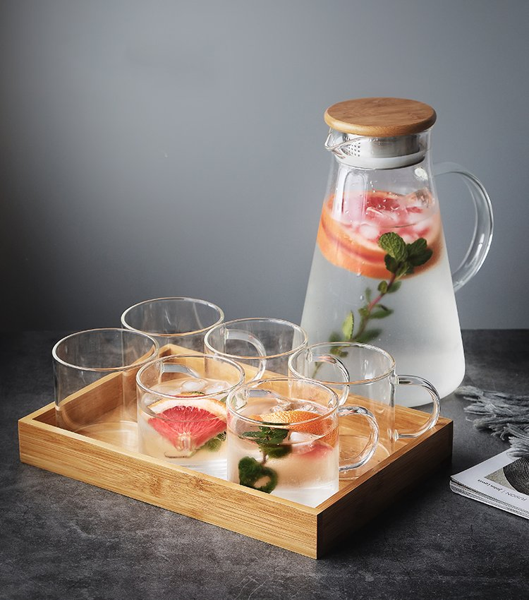1.3L Clear Borosilicate Glass Water Drinking Carafe Pitcher with Bamboo Lid