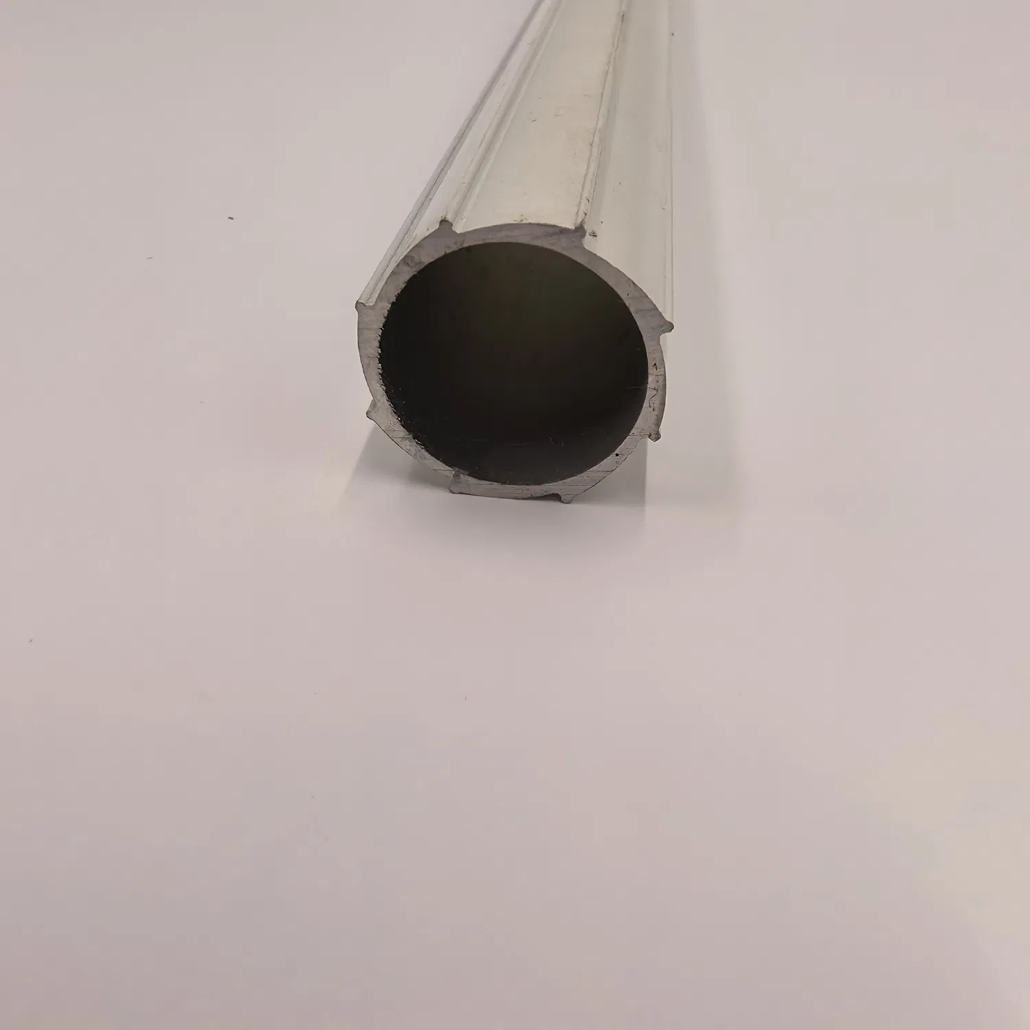 Heavy-Duty Aluminum Curtain Track for Ceiling Mounting Solutions