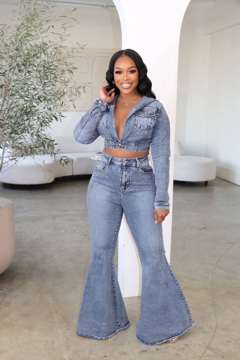 Комплект женский куртки джинсовые и брюки худи 2 предмета