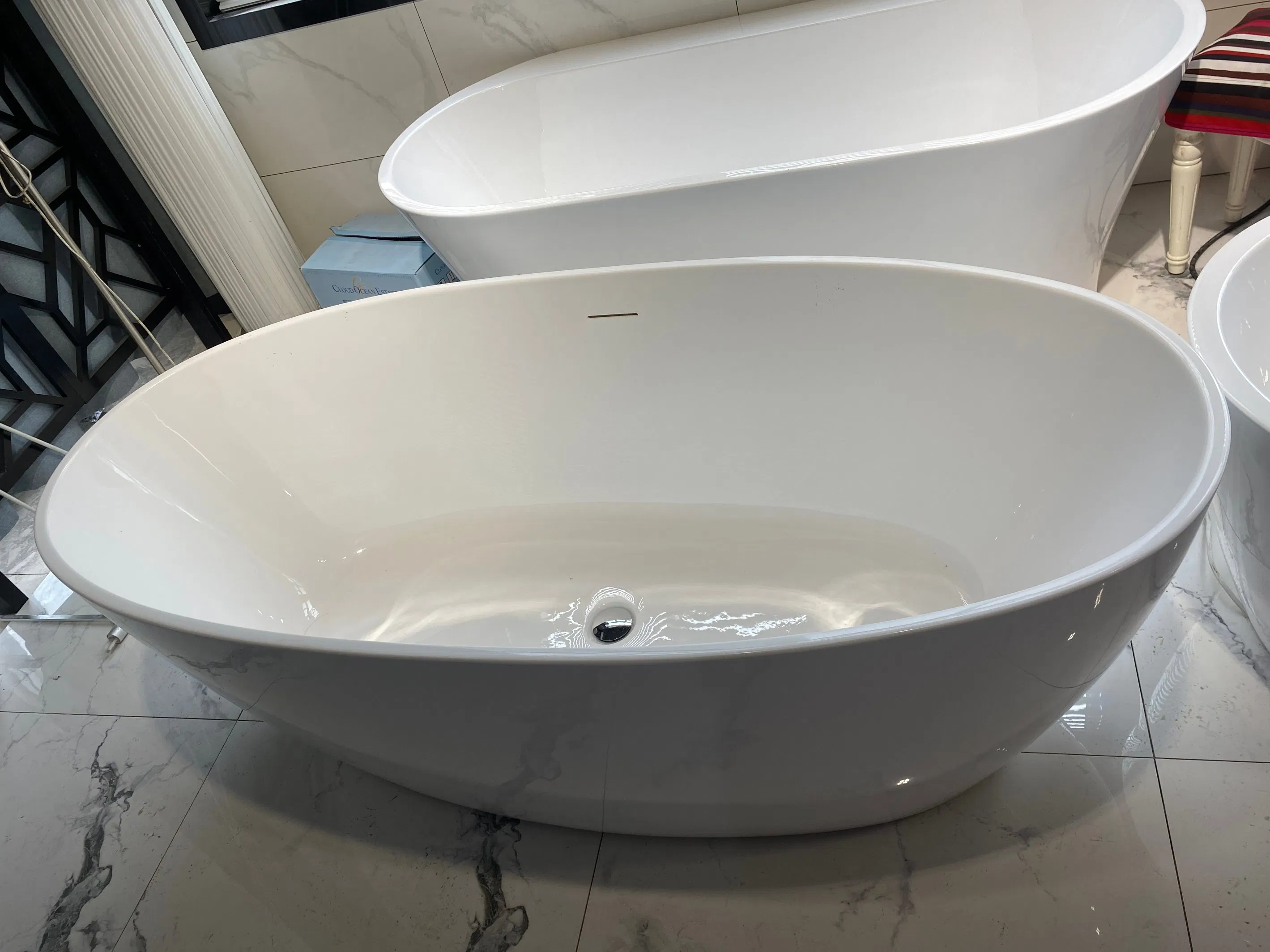 Овальная акриловая ванна для взрослых Waltmal