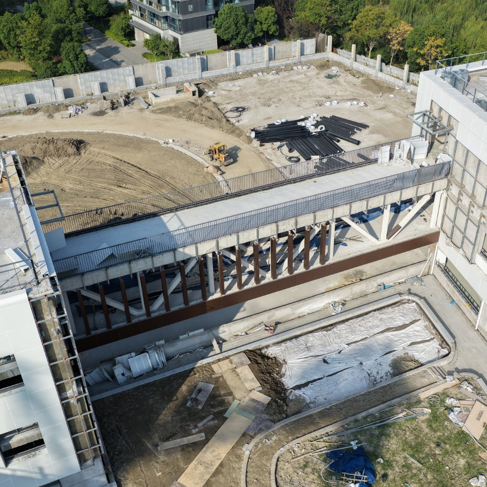 Long-Lasting Durable China Wholesale Customized ISO CE Steel Structure Building Material of Steel Structure Corridor Linking Business Districts