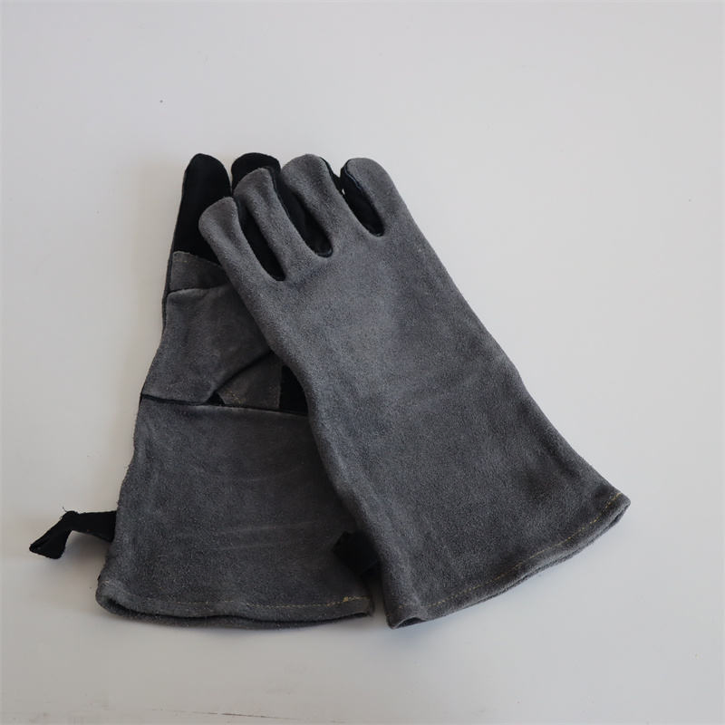 Durable Cowhide BBQ Gloves with Long Sleeve Protection for Grilling