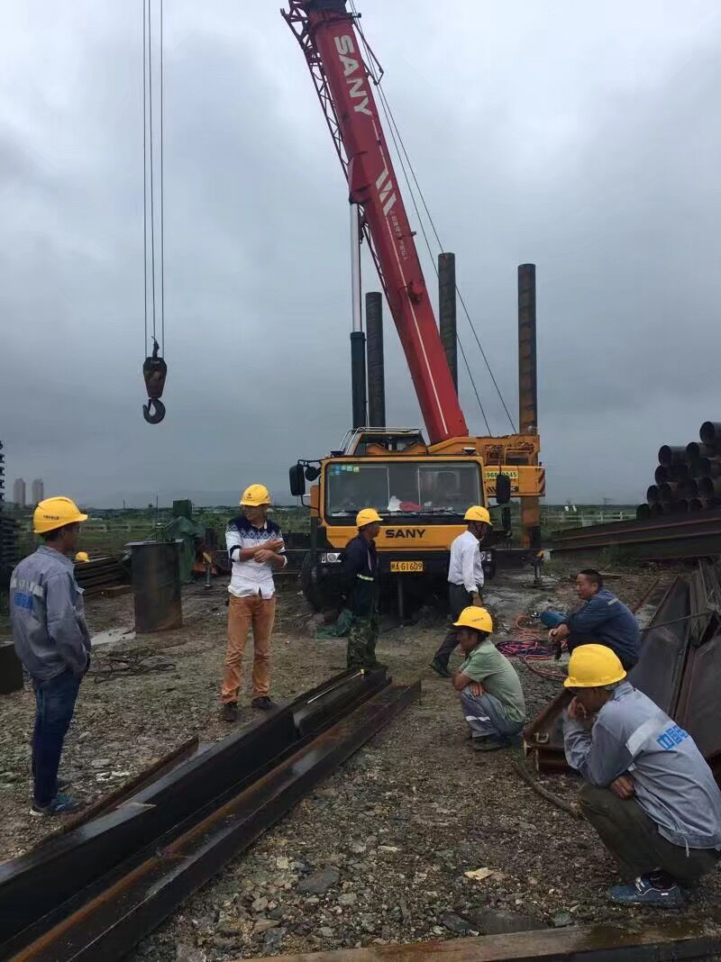 Galvanized Penal Competitive Price Steel Structure Bailey Bridge Zb100 (321-Style)