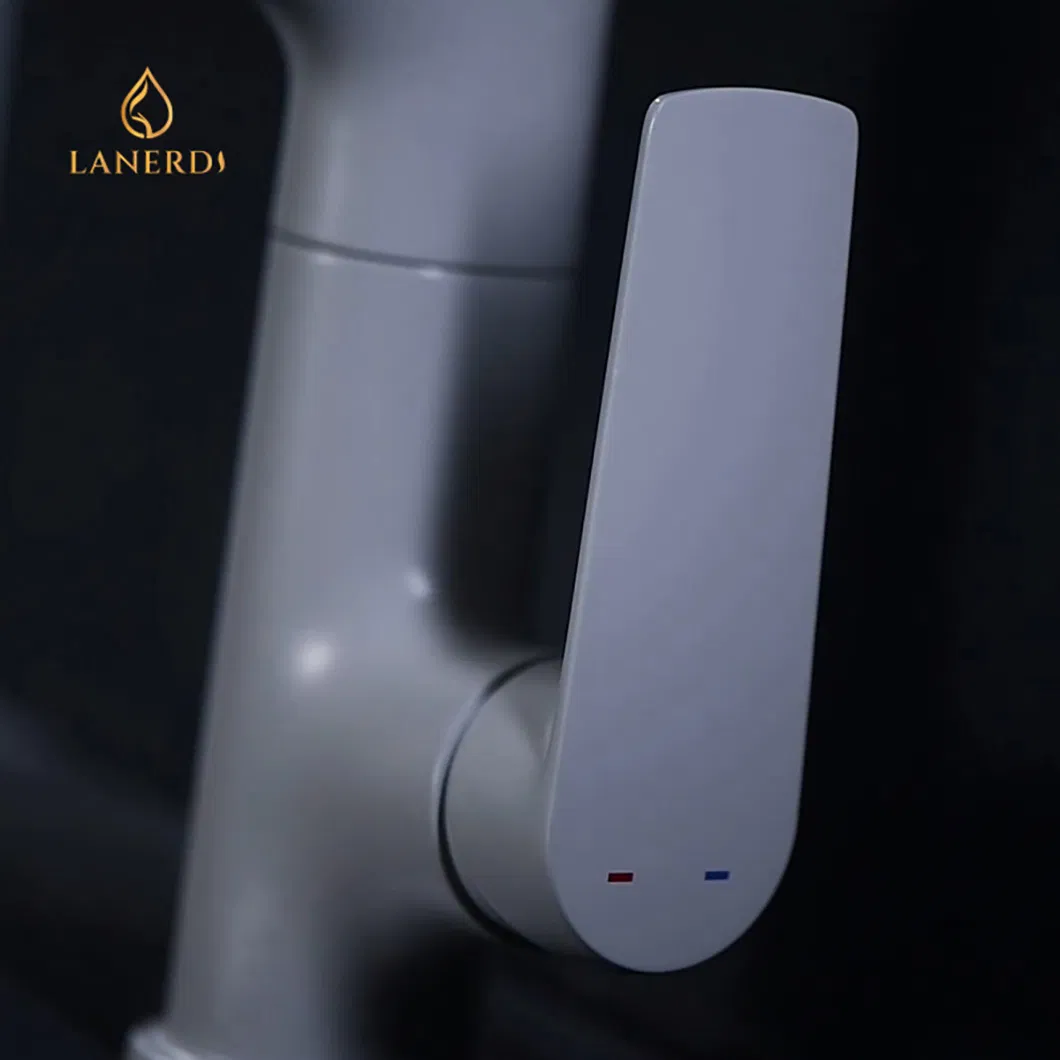 Смеситель для раковины белый вращающийся 360°