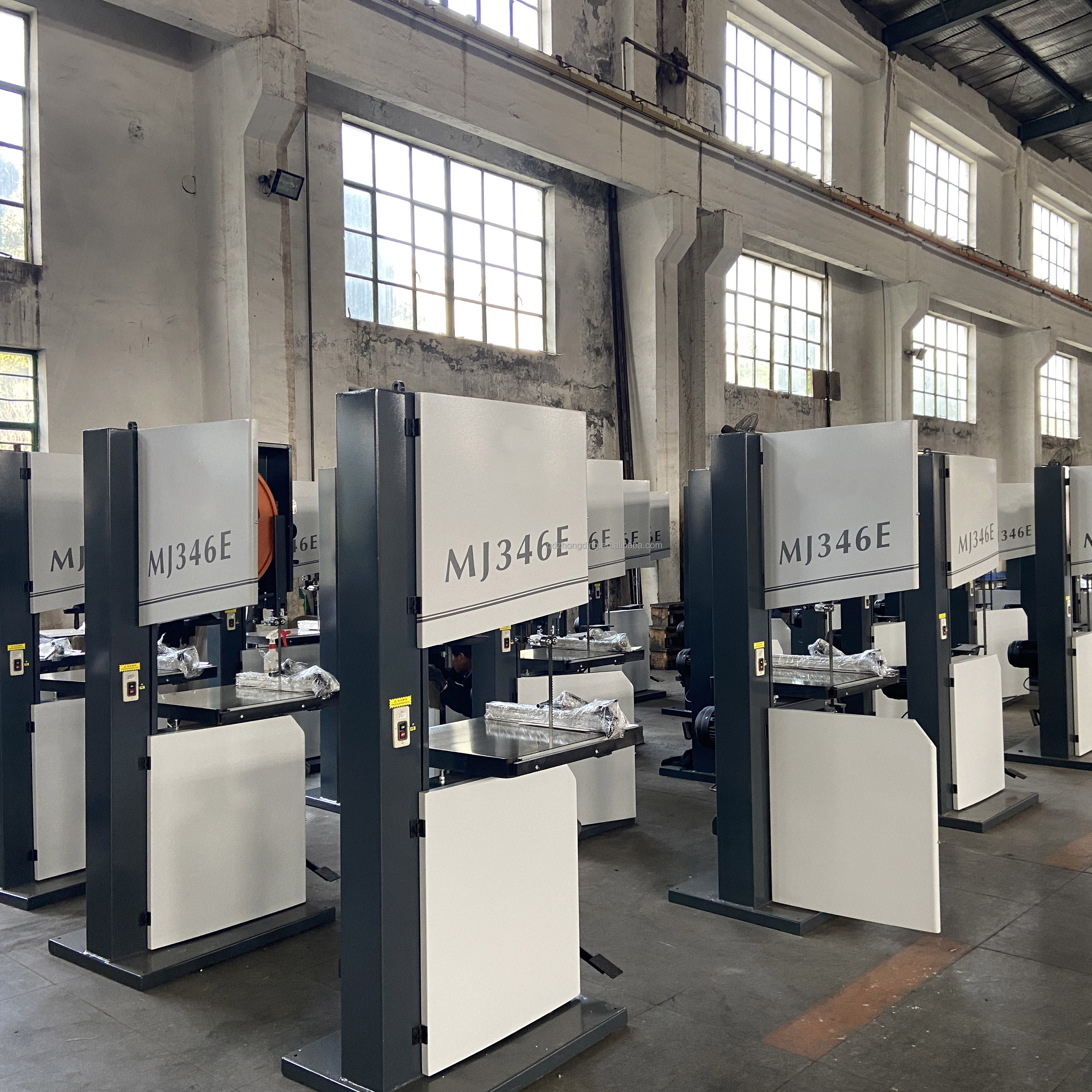 Пила ленточная по дереву ручная MJ396