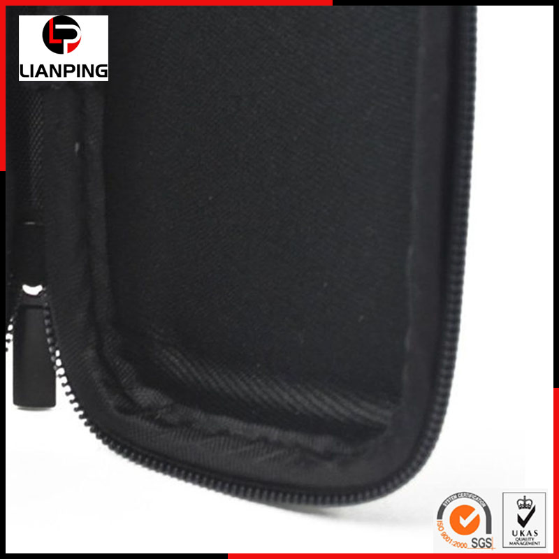 Чехол для наушников EVA ударопрочный с карабином