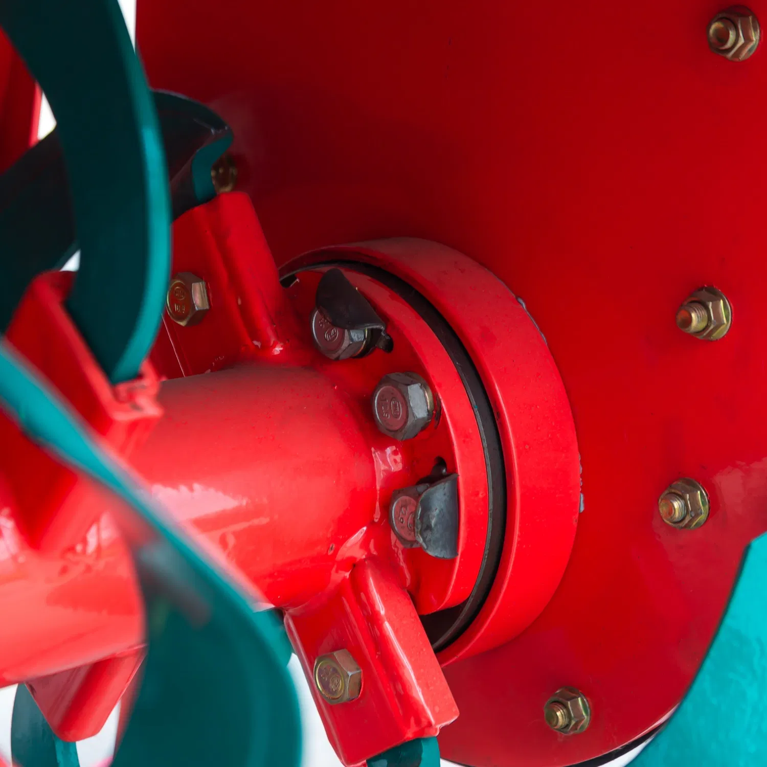 Тяжелый ротационный культиватор с трехточечной навеской