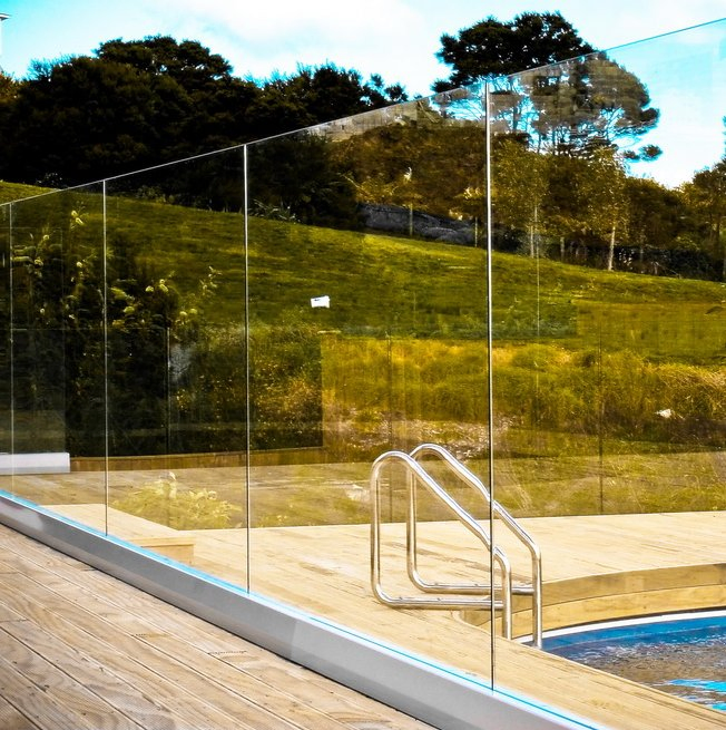Adjustable/Non-Adjustable Aluminum Glass Channel for Outdoor and Indoor Glass Railing