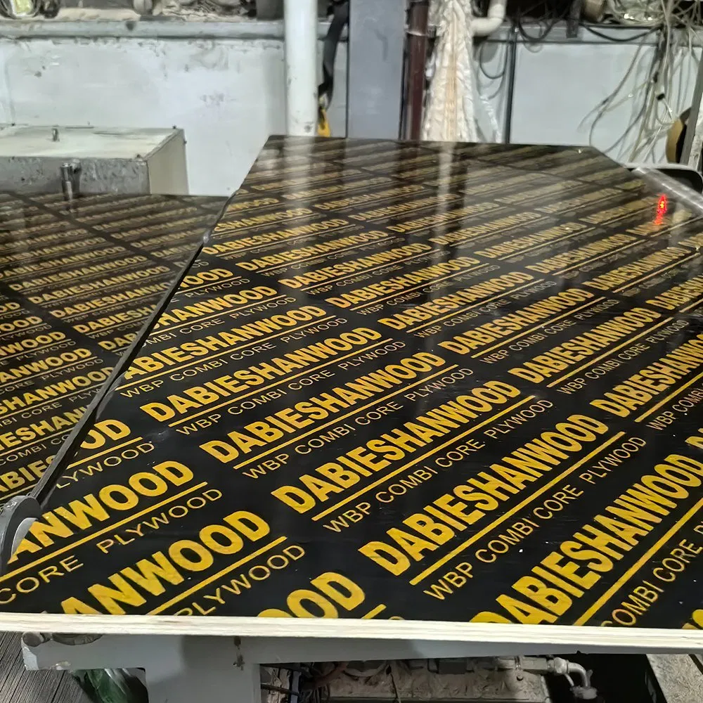 1220X2440mm*9/12/18 Black Brown Red Poplar Eucalyptus Combi Core Film Faced Plywood for Construction