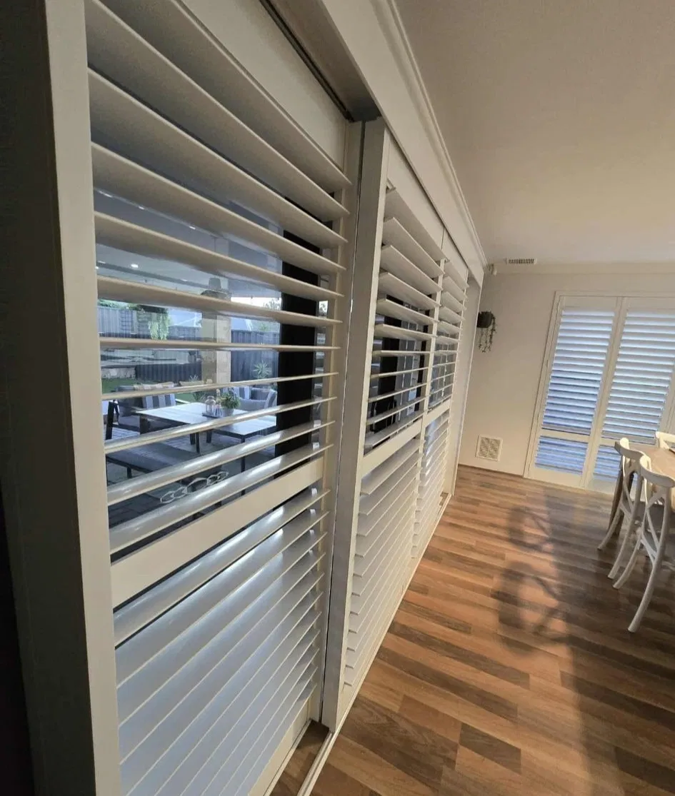 Luxury Home Decor Plantation Shutters Sound Proof Fire Rated PVC Plastic Horizontal French Air Ventilation Sliding Shutter Doors