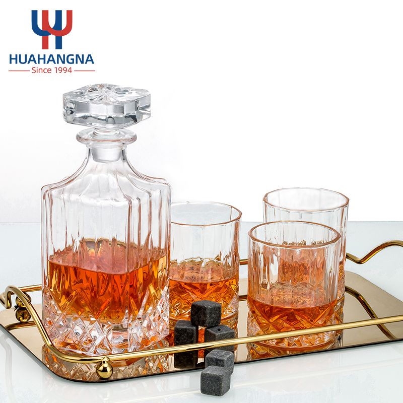 Best Selling Suppliers 25oz Engraved Square Crystal Decanter Whiskey Set with Whiskey Stone Coasters for Men