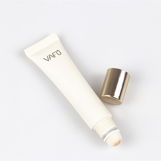 Flawless Matte Concealer for Bright and Radiant Skin