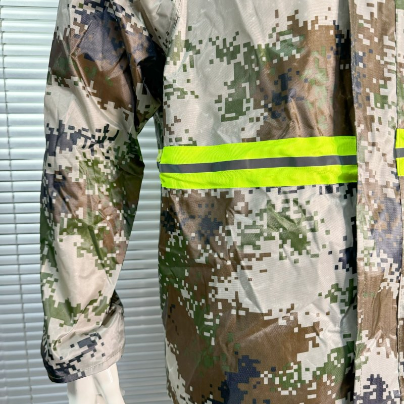 Wholesale Outdoor Camouflage Waterproof Rain Coat for Adults