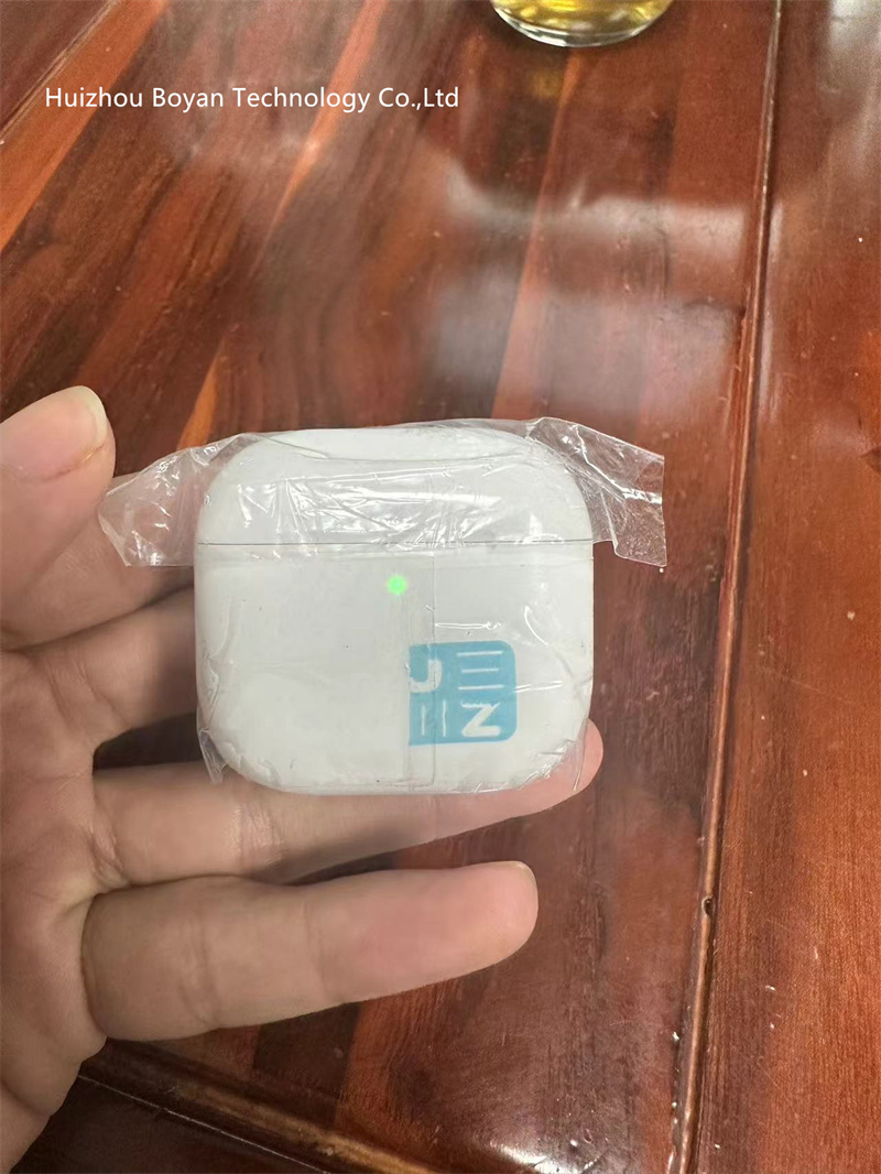 Беспроводные наушники с шумоподавлением и Siri