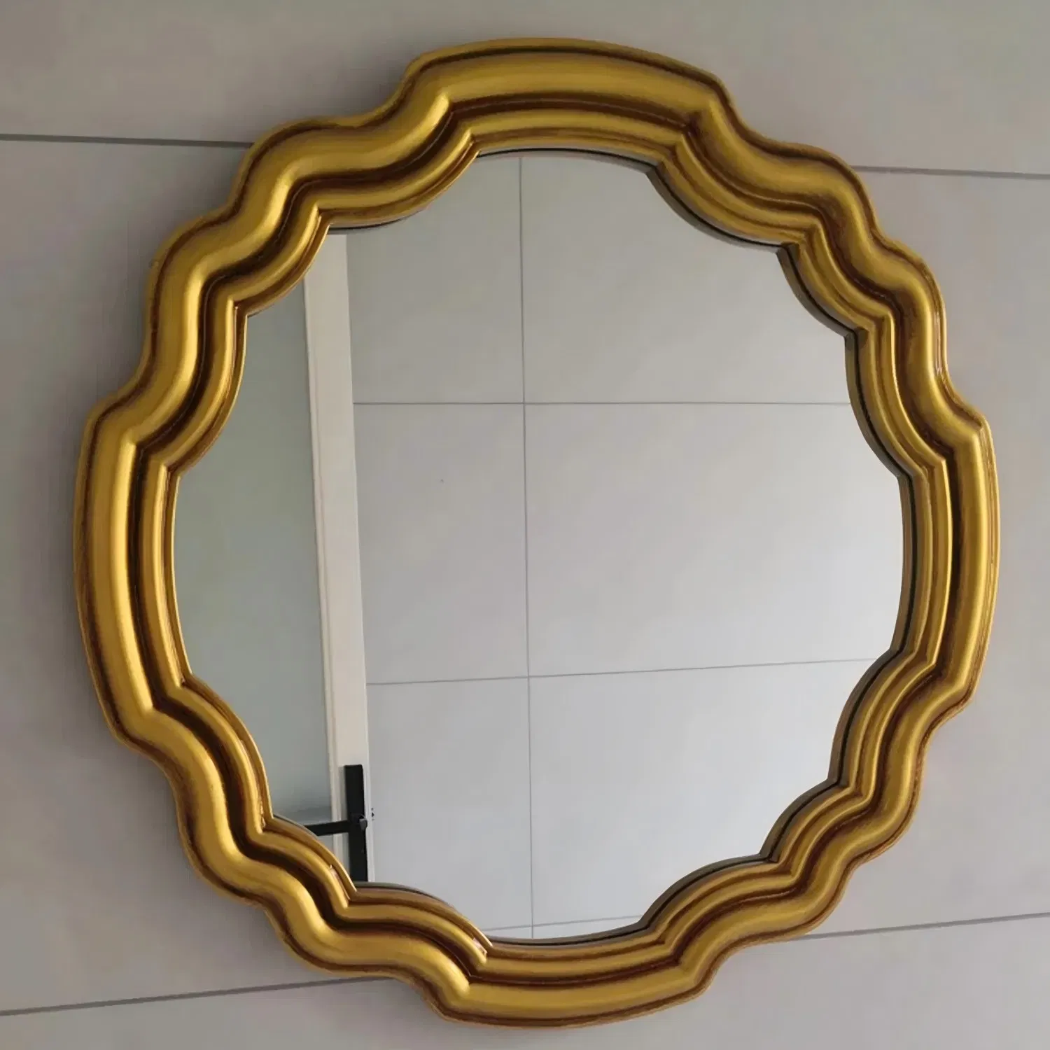 Factory Wholesale Retro Round LED Bathroom Mirror with Frame Decorative Mirror