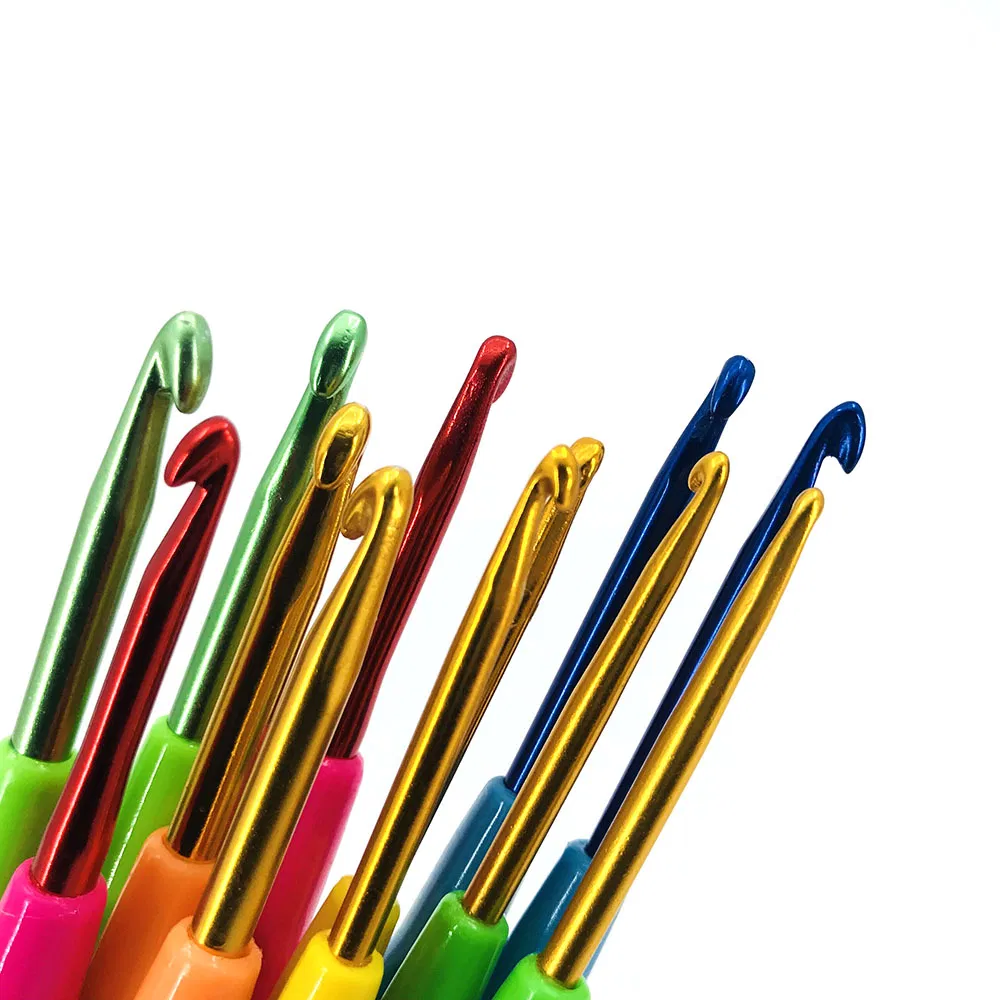 New Crochet Hook Needle Singlle Knitting Needles Multi-Color Smooth Plastic Grip Handle with Case Sample Available