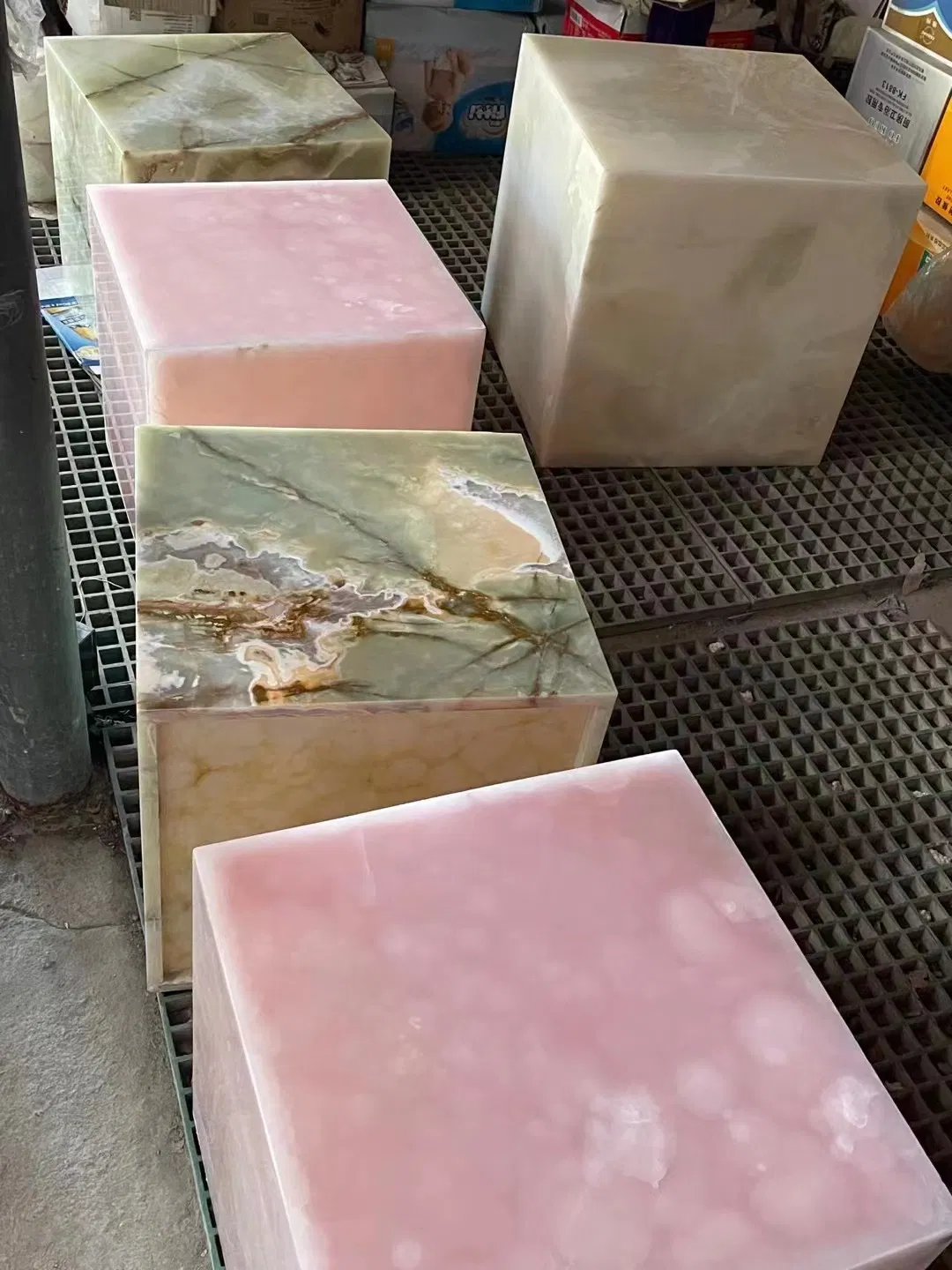 Home Furniture Natural Pink White Green Onyx Cube Small Side Table Plinth Cafe Table