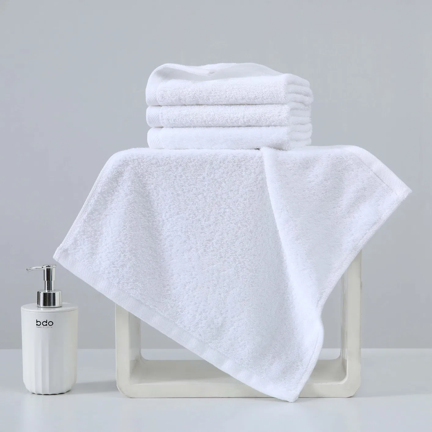 Large Premium Cotton Bath Towels Set Light Weight and Super Absorbent Premium for Hotel and SPA Custom Embroidery Logo Towel