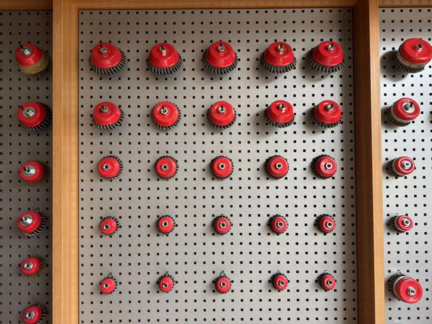 Heavy-Duty Wire Cup Brushes for Superior Cleaning and Polishing