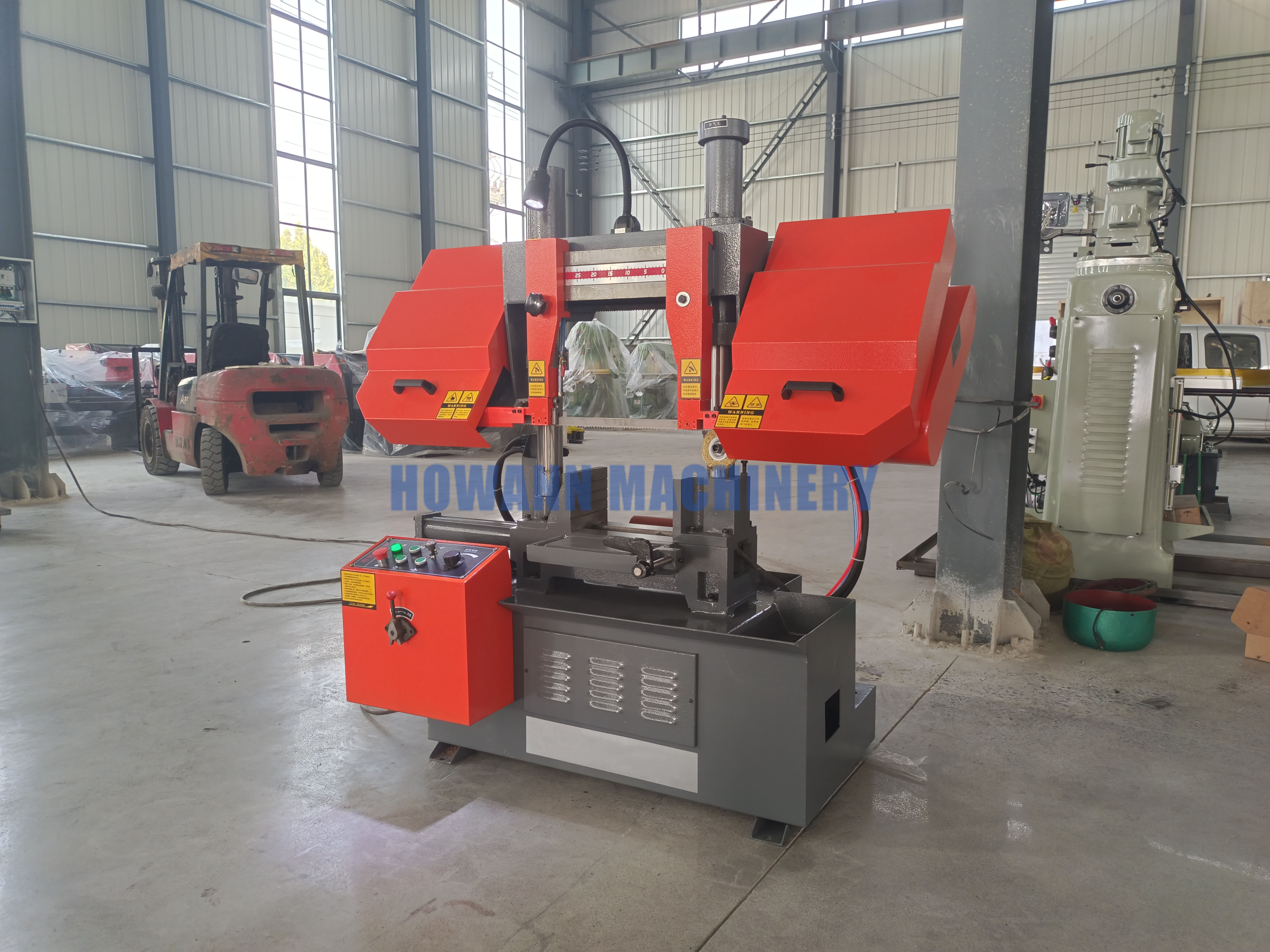 Станок ленточнопильный по металлу и чугуну