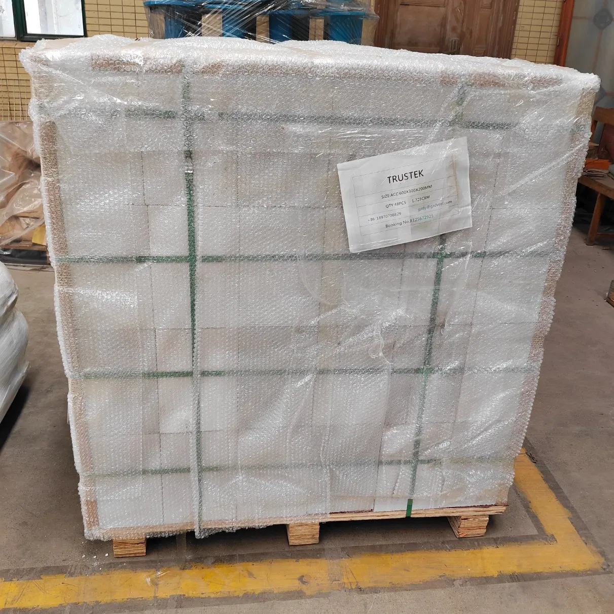 Fire-Resistant and Highly Insulating AAC Autoclaved Aerated Concrete Blocks