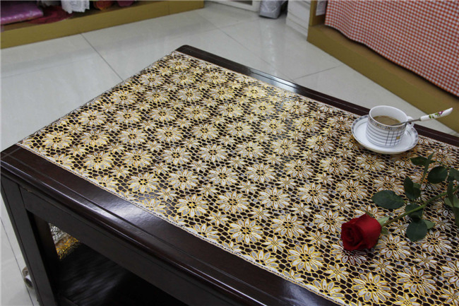 50cm Width Vinyl PVC Gold Lace Table Placemat in Roll (JFBD-022)