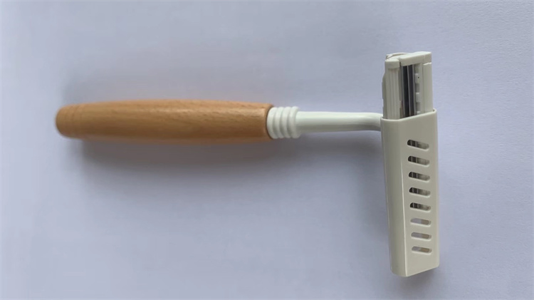 New Manual Shaver with Long Natural Bamboo Safety Razor Handle Eco Friendly for Men or Women