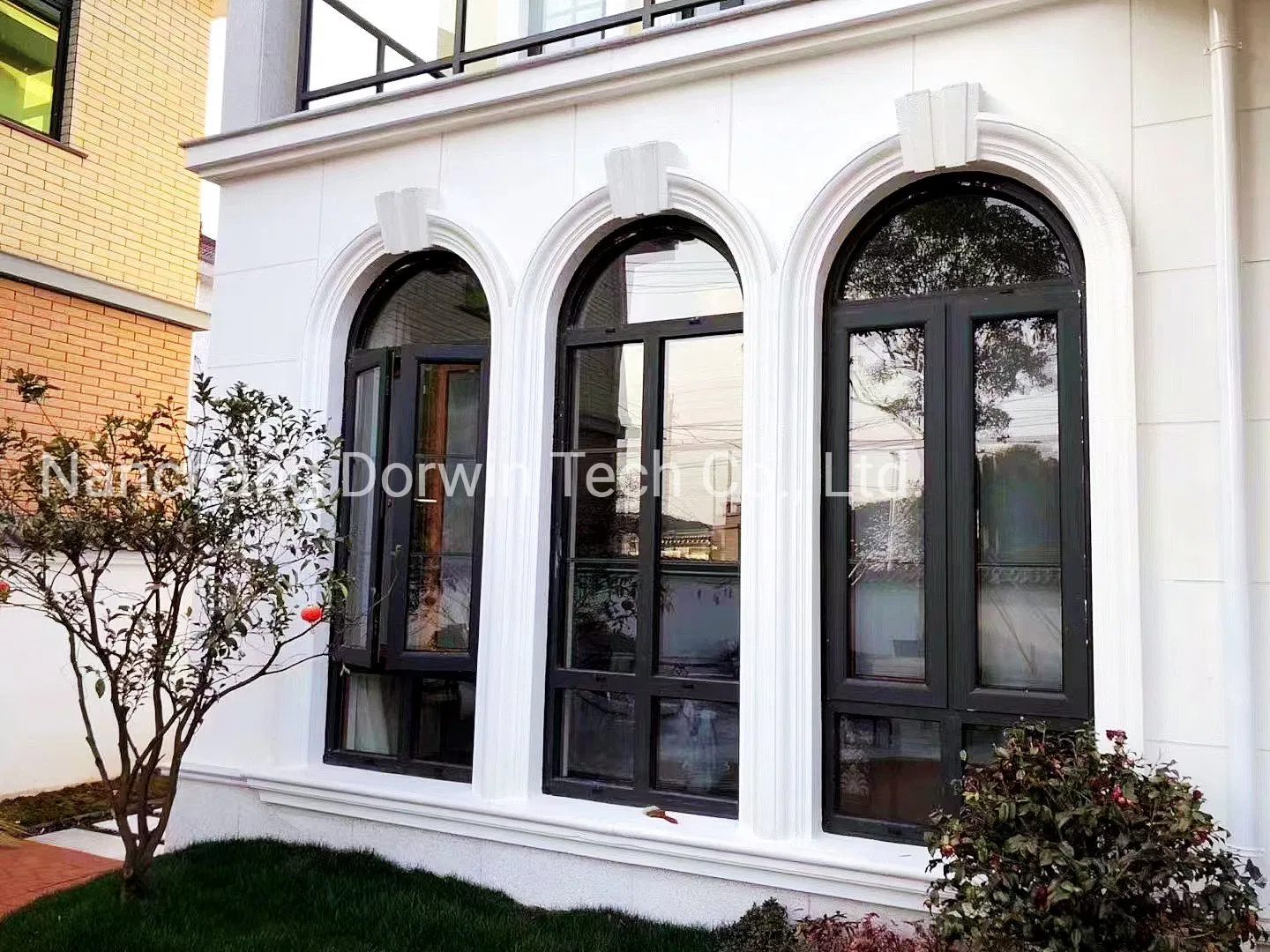 Dorwin Tech European Style Arch Top Aluminum Window