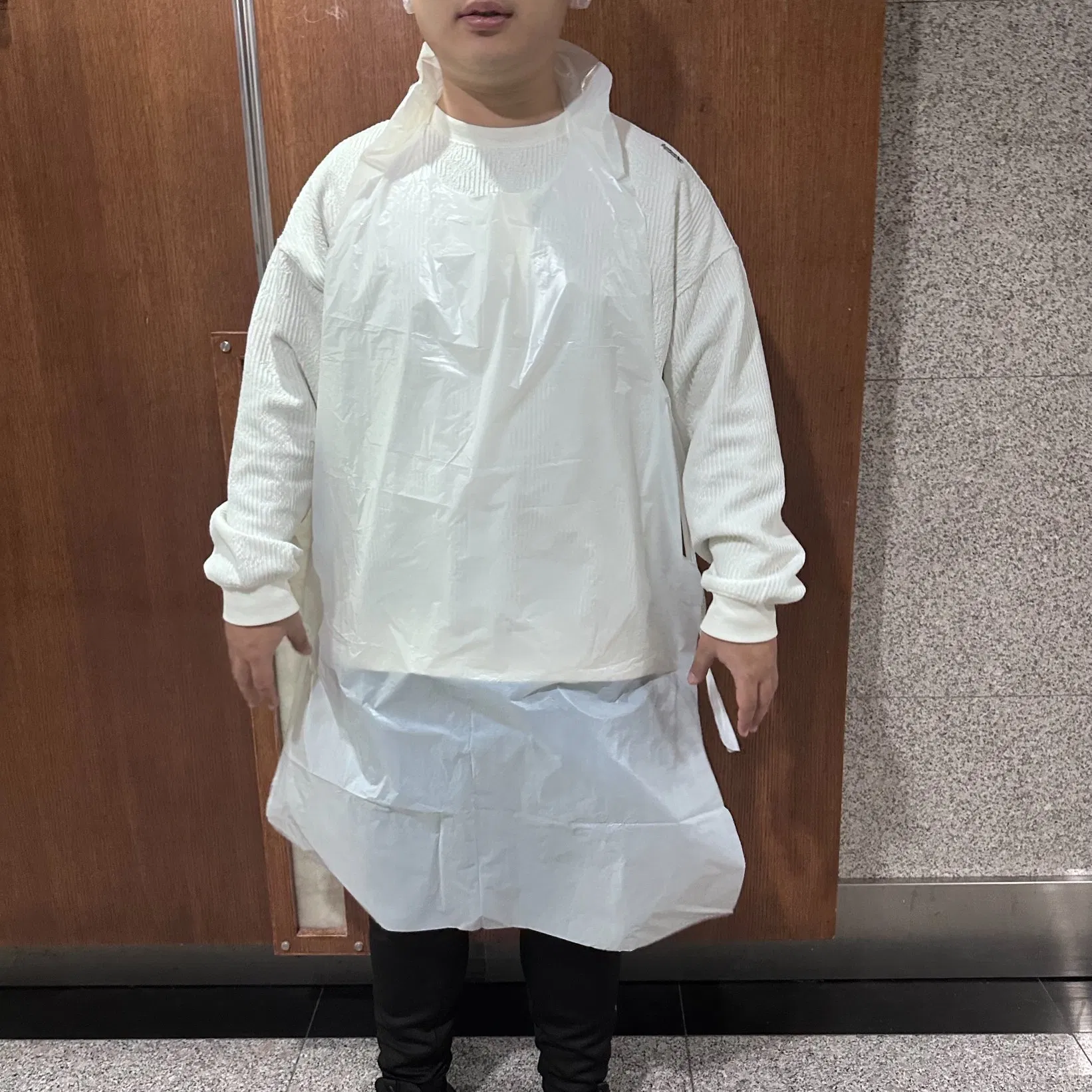 Disposable Plastic Aprons - Waterproof & Oil-Proof Protection for Work & Home