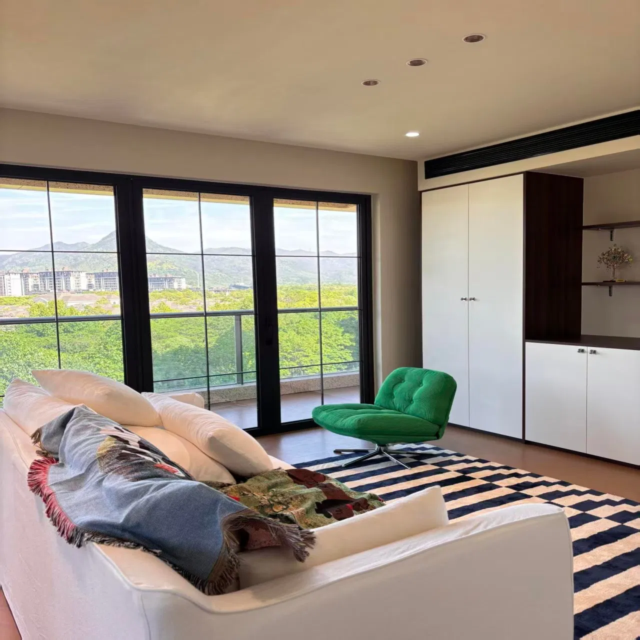 Раздвижная алюминиевая дверь Win-Star со стеклом