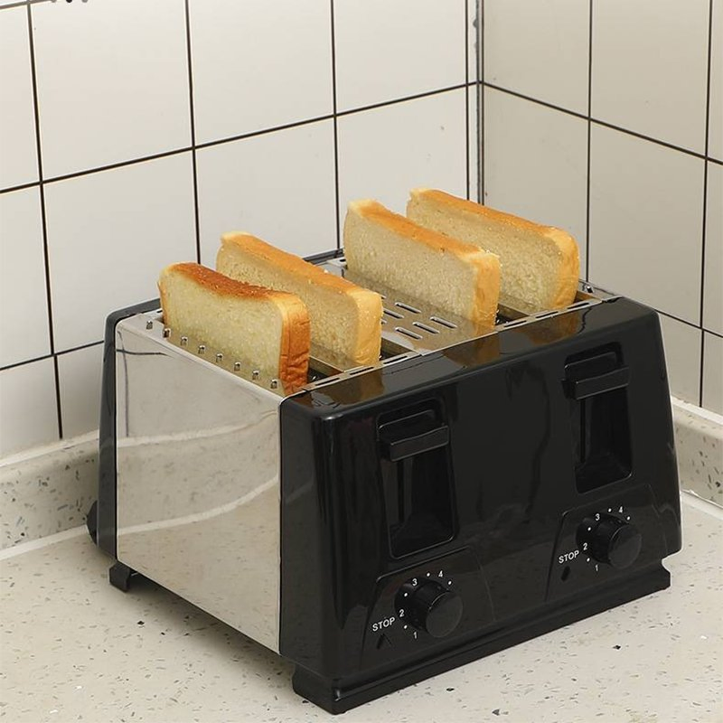 4-Slice Toaster with Adjustable Electronic Timing Control Feature
