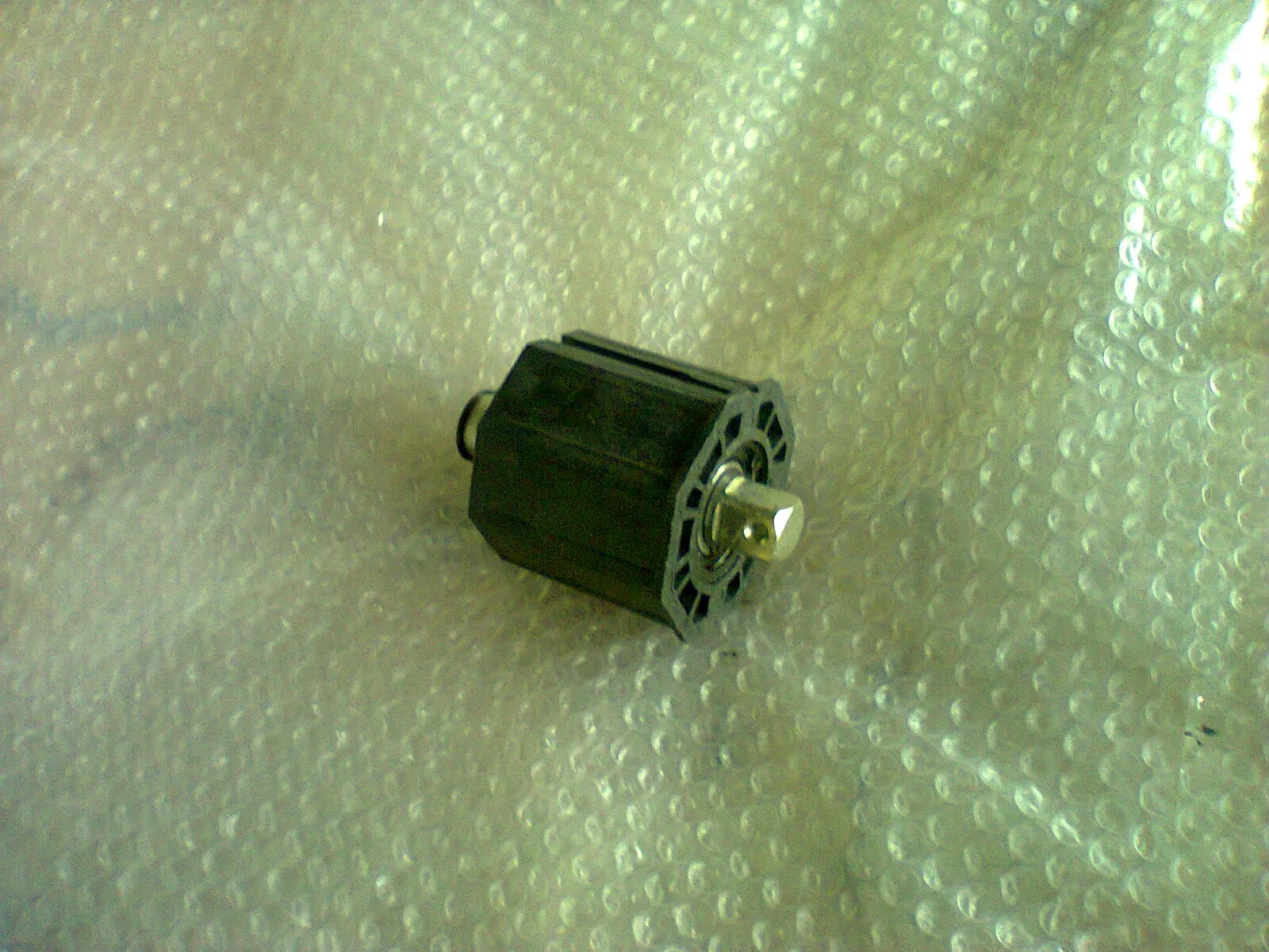 Axle Insert Shutter Axle Insert