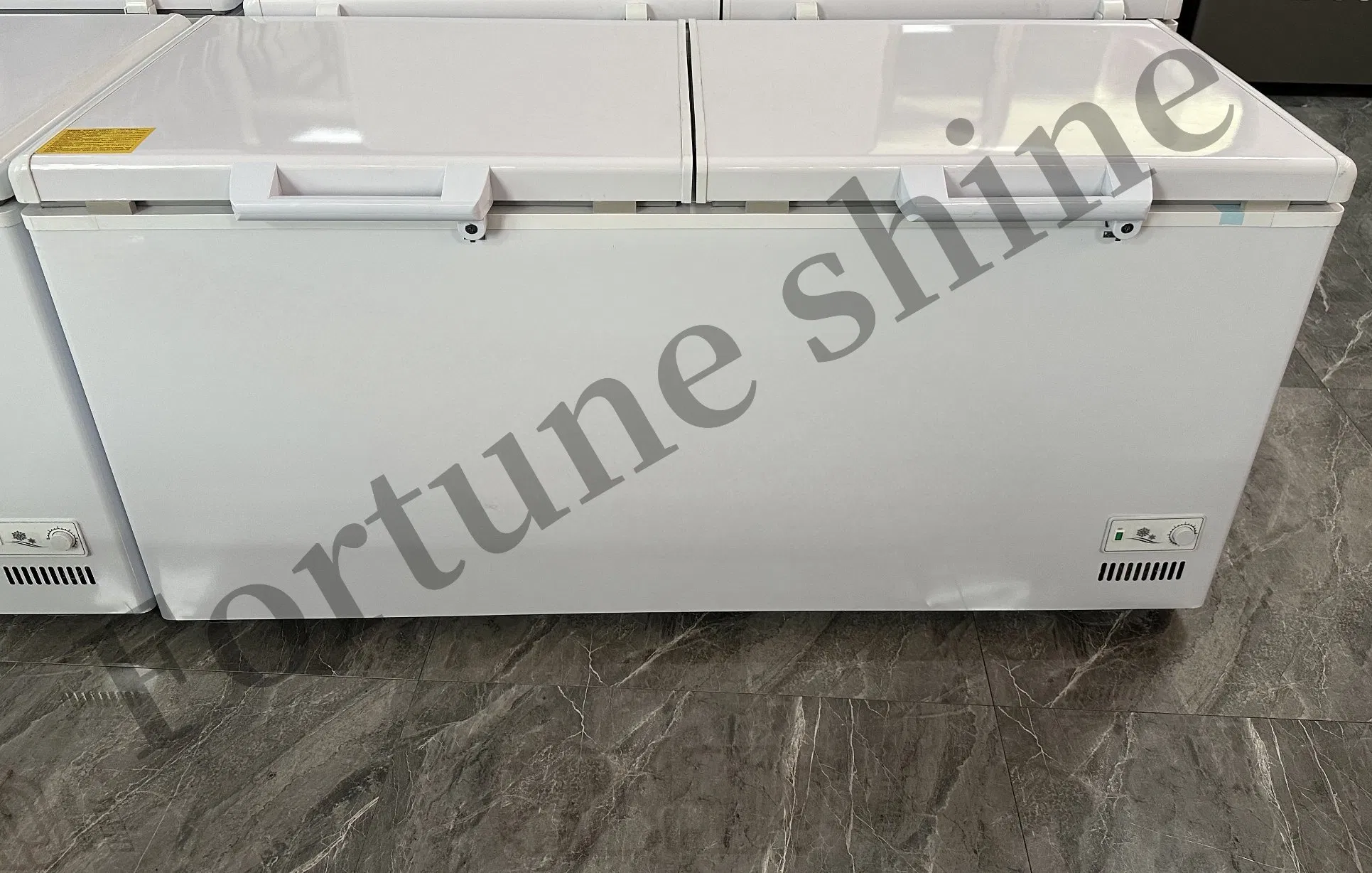 Flat Top Flat Solid Lid Chest Freezer