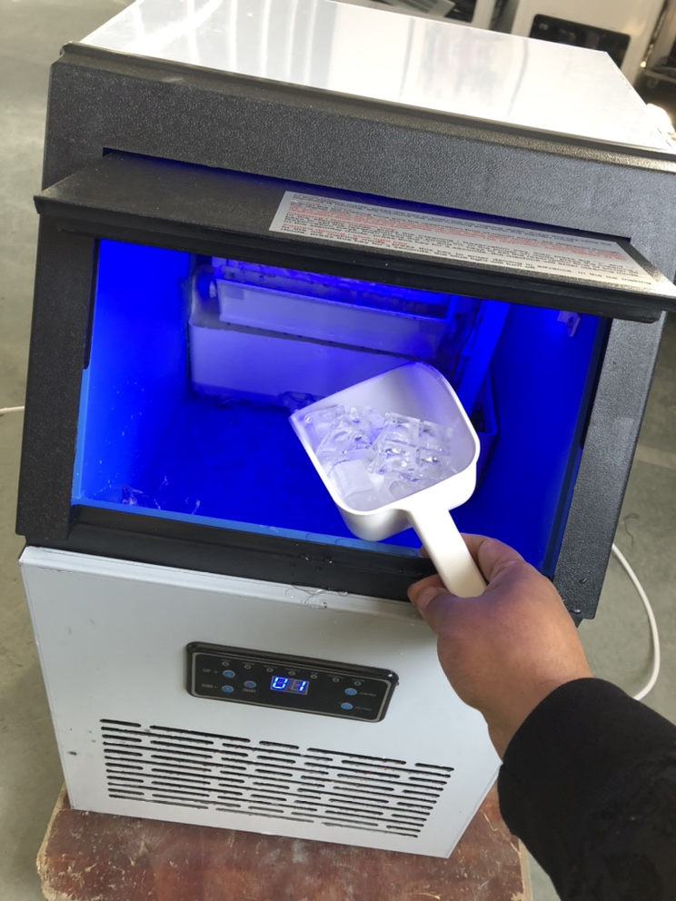 Im-30 Solar Powered Ice Maker