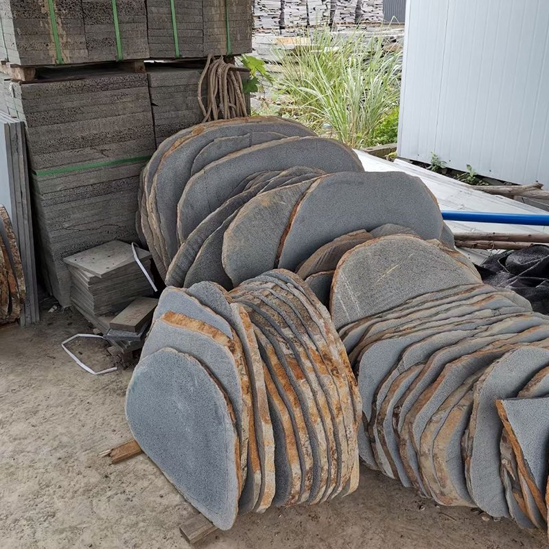 Hainan Black Bluestone Lavas Stone Honed/Rough Honed Basalt Paving Flagstone/Tiles/Kerbs for Garden/Villa Project Price