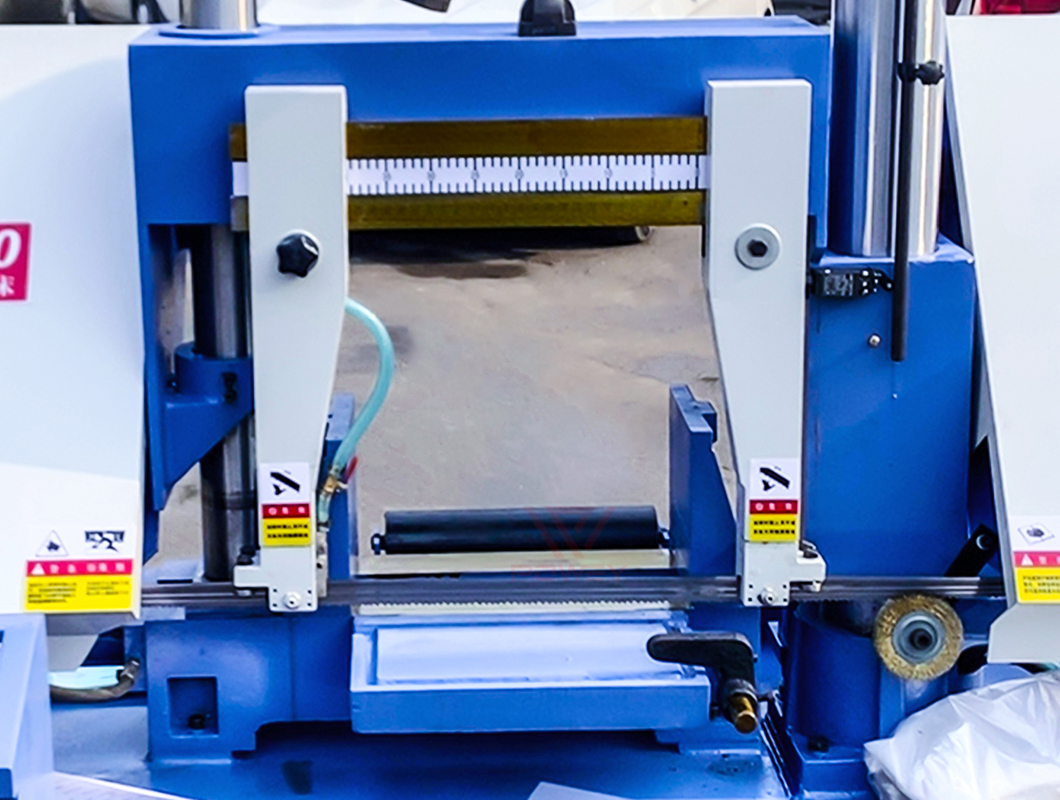 Станок ленточнопильный горизонтальный по металлу GB4240