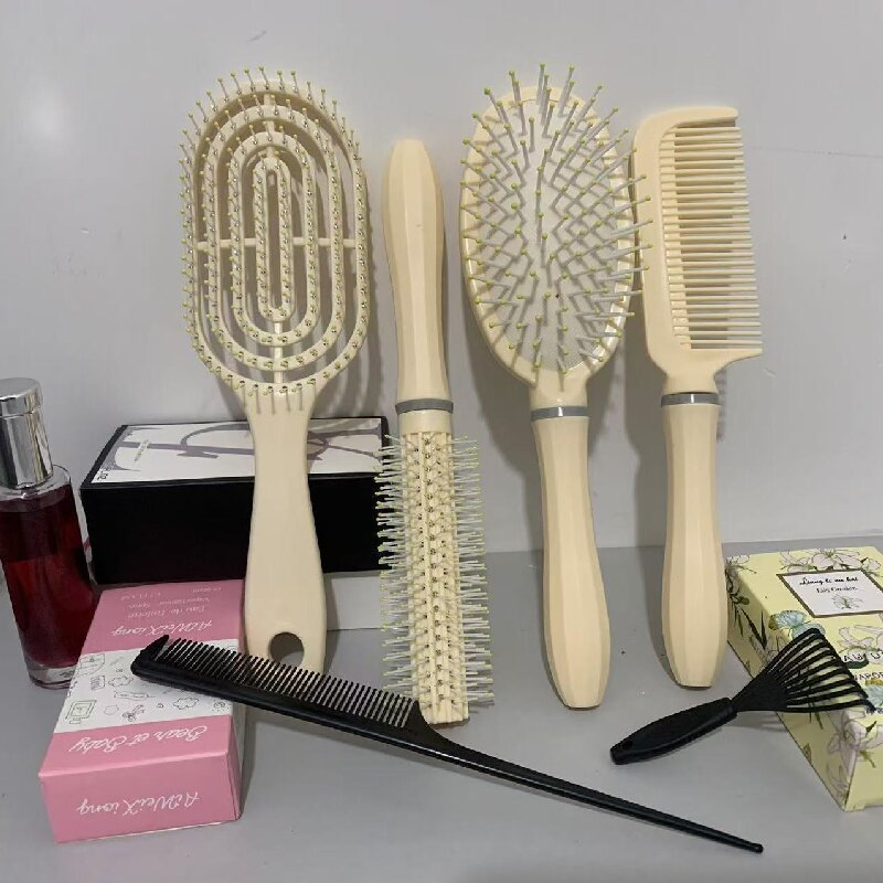 Эргономичная расческа Contour-Fit Groomer с изогнутой формой