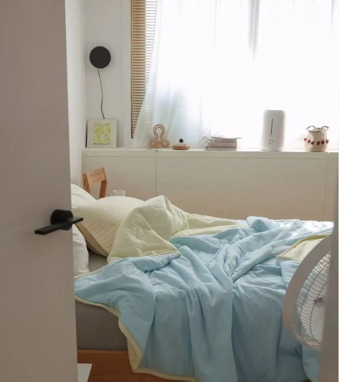 Soft and Stylish Quilted Blanket for Year-Round Use