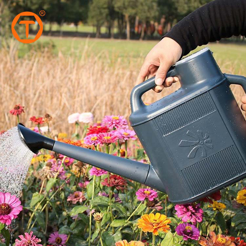 Traditional 10L Two Handle Outdoor Plant Eco Friendly PE Plastic Garden Watering Can with Long Spout