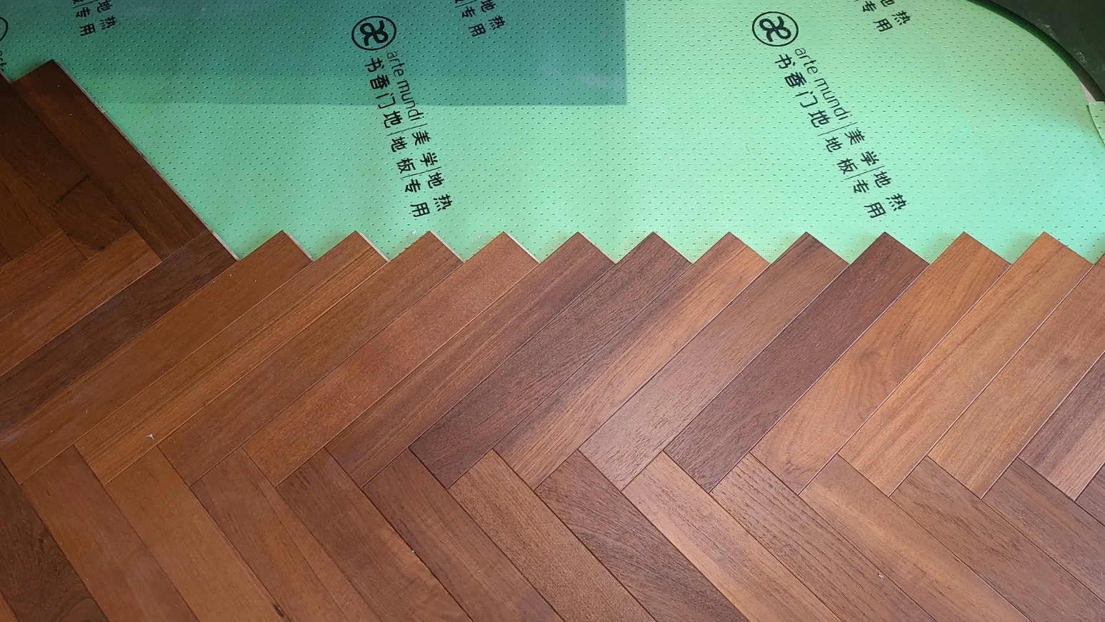 Parquet Oak AC5 Inlay Black Solid PVC Wooden Tiles Basketball Flooring Panels Price in Pakistan