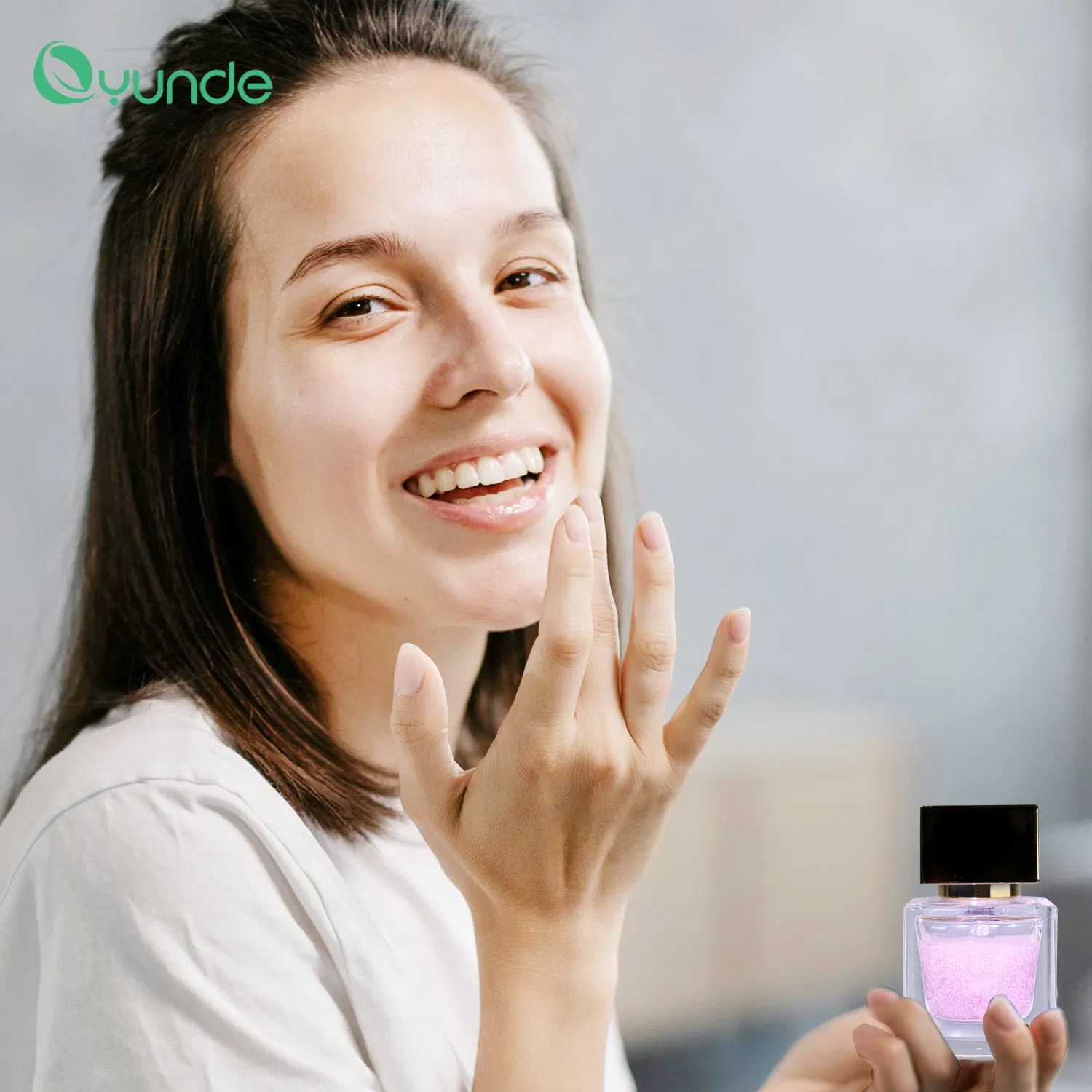 Eco-Friendly Micro Beads Serum with Vitamin C Anti-Aging & Brightening